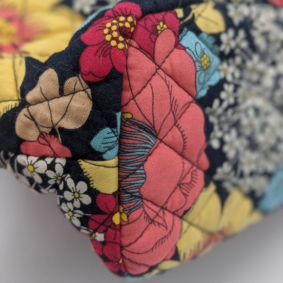 Vera Bradley Happy Snails Kiss Closure Shoulder Bag Purse, EUC RETIRED - Picture 7 of 10